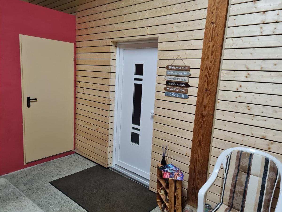 Haus Schneider Apartment Капел-Графенхаузен Екстериор снимка